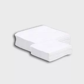 Napkins: Quality standard for dining table scenes