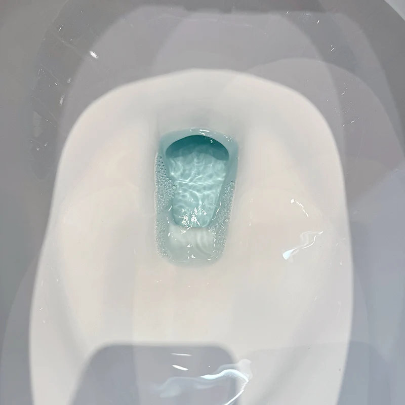 What is the correct dilution ratio for concentrated toilet wash liquid