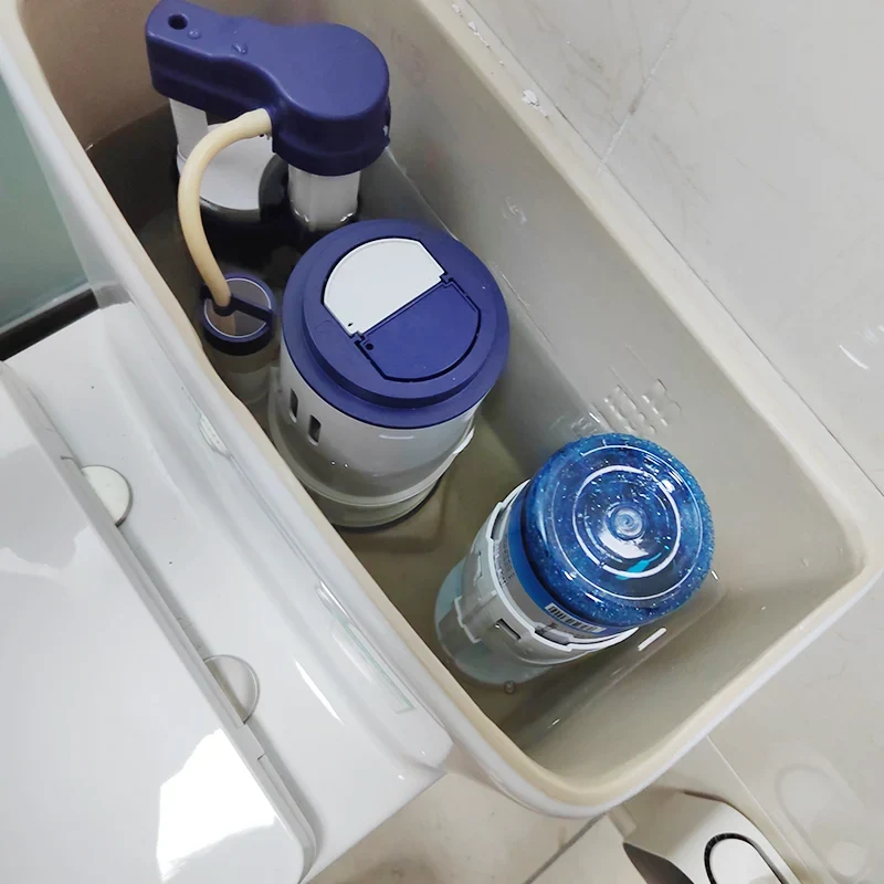 What Happens If You Mix Home Toilet Cistern Cleaning Liquid with Vinegar or Baking Soda Accidentally