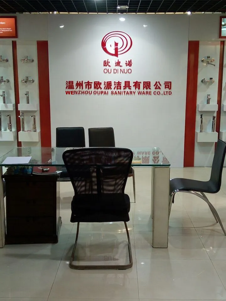 Classic Style Single Handle Brass Basin Faucet & Mixer 63011-1