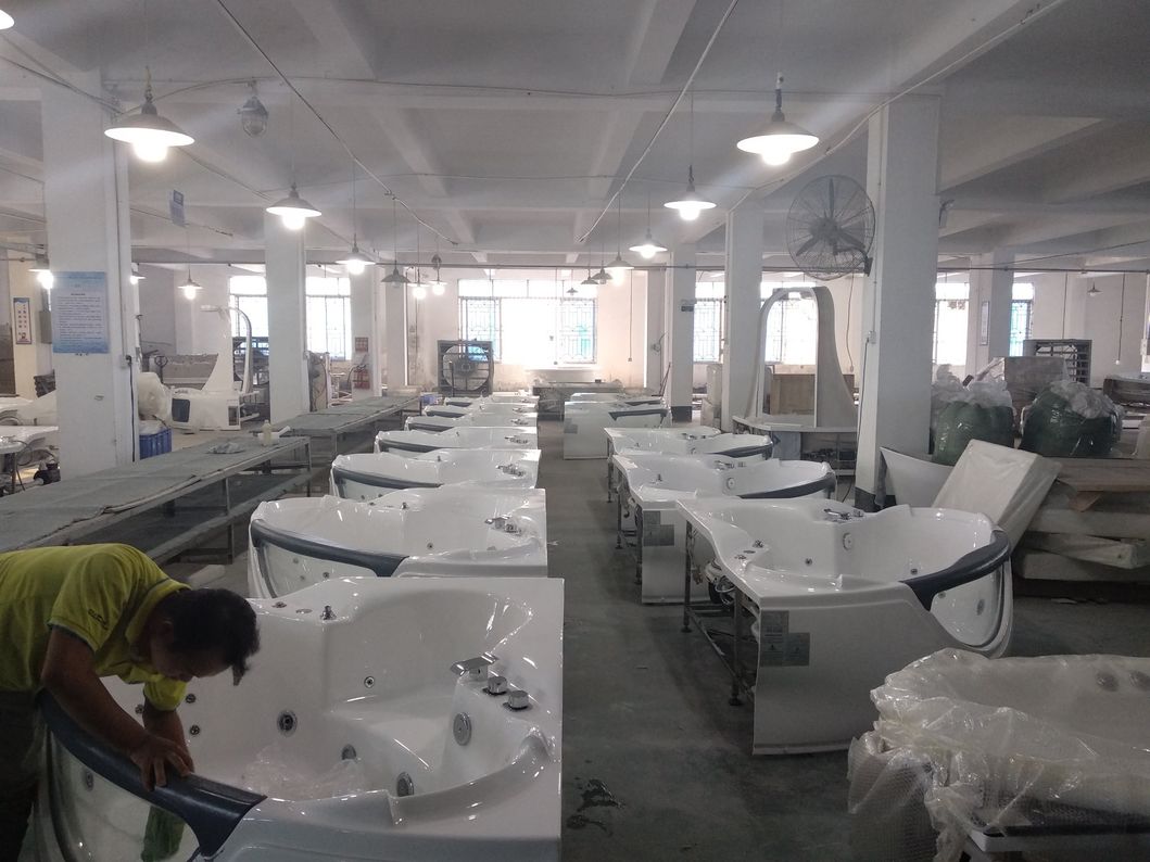 Gemy Special New Design Hot Tub Top Shower Massage Bubble Jacuzzi Bathtub