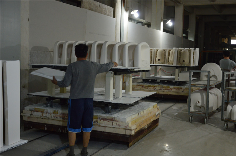 Hot Selling High Quality Bathroom White Color Ceramic Washing Basin (PL- 4933 )