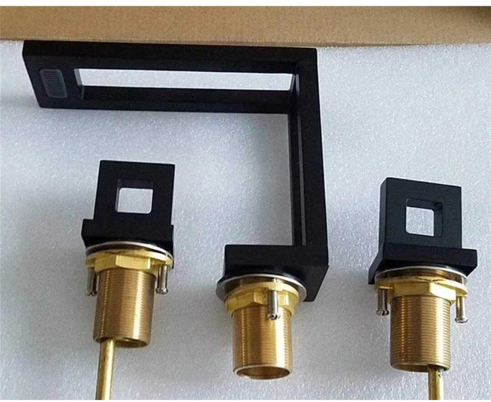 Low-Lead Brass Body Widespread 3 Hole Bathroom Water Faucet