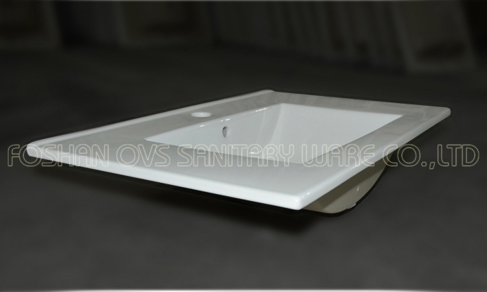 Made in China Bathroom Ceramic Cabinet Basin