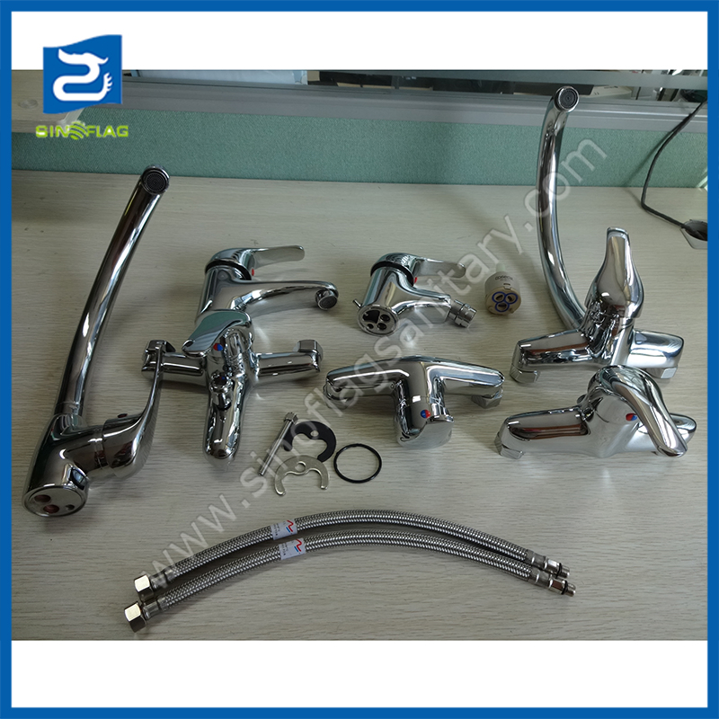 Popular Ce Brass Mixer Sanitary Water Tap Kitchen Sink Hot & Cold Faucet