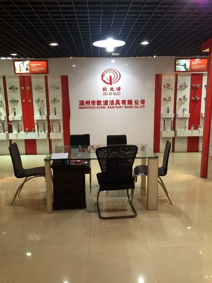 Small Body Single Handle Basin Mixer&Bibcock with Chrome Plated 63011